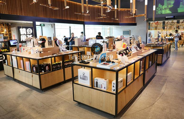 未来已来 商场数码潮品店设计中的VR、AI机器人与智能家居融合
